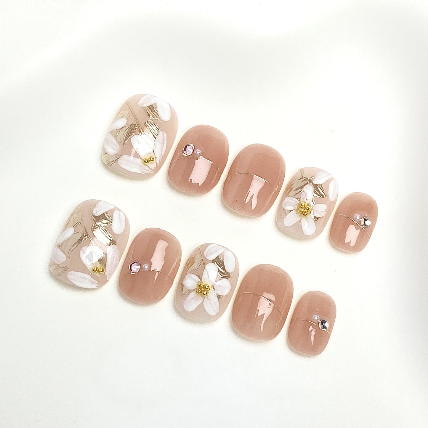Dainty Spring Floral Press-on Nails | Short Round "Bean" Shape